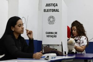 BRASIL: Cierran los colegios electorales; comienza el conteo BRASIL: Cierran los colegios electorales; comienza el conteo