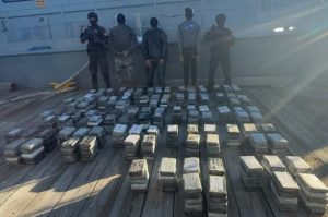 Incautan otros 555 paquetes cocaína, ahora en costas Baní