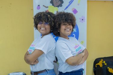 Las niñas dominicanas estudian más, pero persisten desafíos
