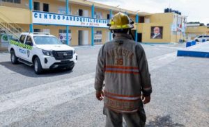 Humo quema medicamentos vencidos afecta a 15 estudiantes Humo quema medicamentos vencidos afecta a 15 estudiantes