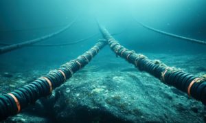 Irán advierte fragilidad cables submarinos estrecho de Ormuz