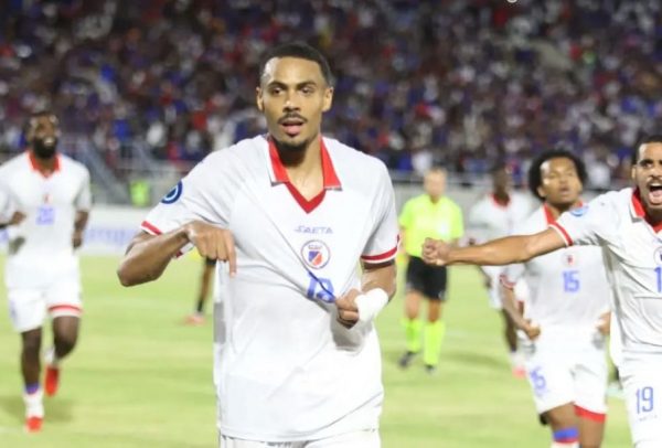 Defienden a futbolista haitiano dijo que «la Hispaniola es Haití»