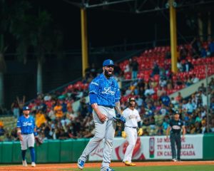 Estrellas, Licey y Escogido ganan en el beisbol profesional de RD Estrellas, Licey y Escogido ganan en el beisbol profesional de RD
