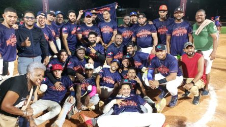 Manoguayabo y 40 Forever disputarán final Softbol del DN Manoguayabo y 40 Forever disputarán final Softbol del DN