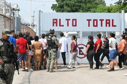 Riña en cárcel de México deja unos 10 muertos y 16 heridos imagen