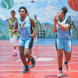 Turistas y Élites lideran invictas Nacional de Basket Femenino