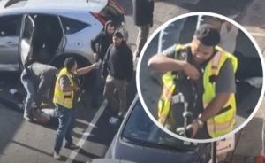 Niño vio tiroteo ICE contra su padre sufre pesadillas y dejó de hablar