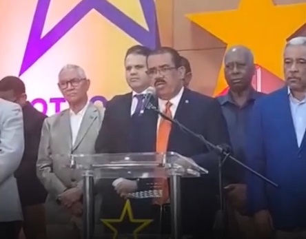 PLD denuncia una crisis afecta la producción de carne de pollo RD