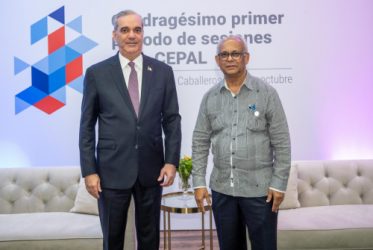 Abinader trata con líderes de   región tema Haití y democracia