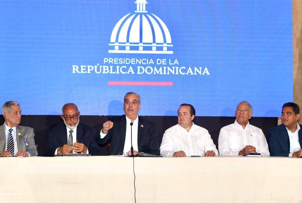 Dos mil millones recuperados de corrupción van obras deportivas