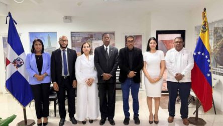 Reabren consulado República Dominicana en Caracas