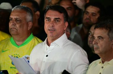 Flávio Bolsonaro rechaza los resultados electorales de Brasil Flávio Bolsonaro rechaza los resultados electorales de Brasil