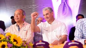 Gonzalo Castillo reivindica obras de gobiernos del PLD Gonzalo Castillo reivindica obras de gobiernos del PLD