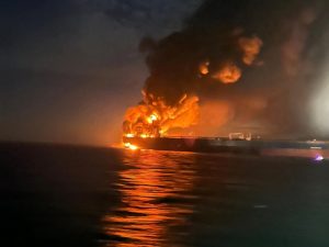 Ucrania bombardea posiciones e instalaciones petrolíferas rusas