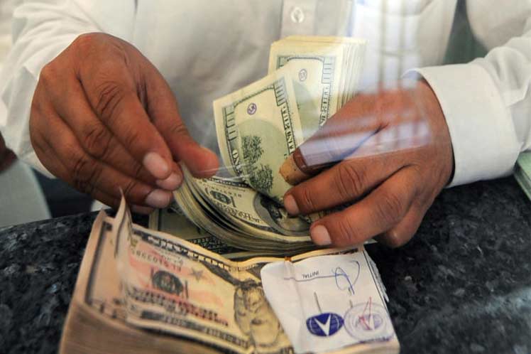 Remesas a R. Dominicana crecen 6,5 por ciento hasta septiembre Remesas a R. Dominicana crecen 6,5 por ciento hasta septiembre