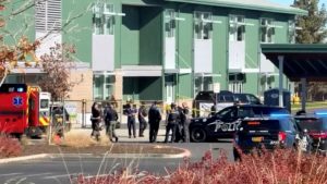 OREGON: Mueren tres niños y profesor en tiroteo en escuela