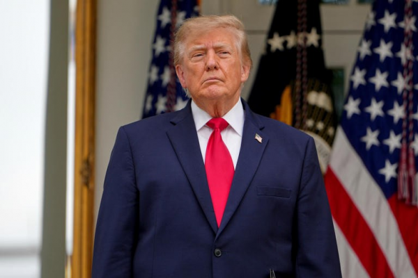 Trump tilda de «vergüenza» los ataques Ucrania a refinerías rusas