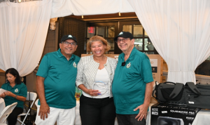 NY: Torneo golf recauda fondos futuros profesionales en salud